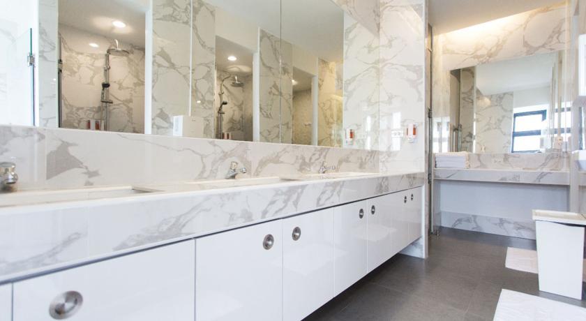 Single Bed Bed Cube in Women-Only Dormitory,182988054:JPEG